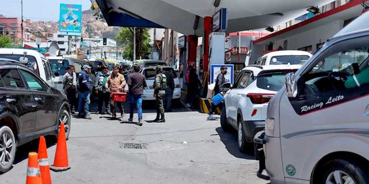 Los bloqueos se intensifican mientras que Evo Morales se refugia en su feudo