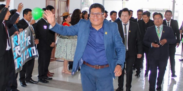 Rector UPEA: «Cada voto representa una oportunidad para construir un futuro mejor»