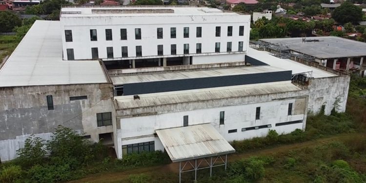 Informe devela inexistencia del “Plan de Hospitales 2015” y apunta a irregularidades en obras millonarias