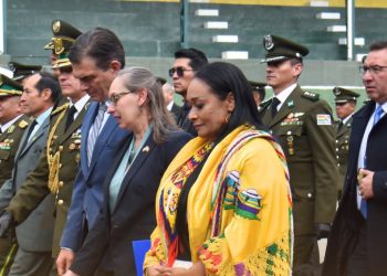 Gobierno declara “non grata” a diplomática colombiana y denuncia injerencia