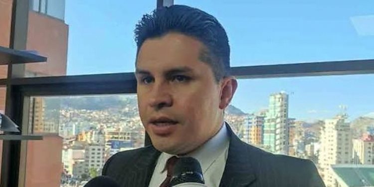 Asambleísta propone sanciones económicas a convocantes de bloqueos y protestas